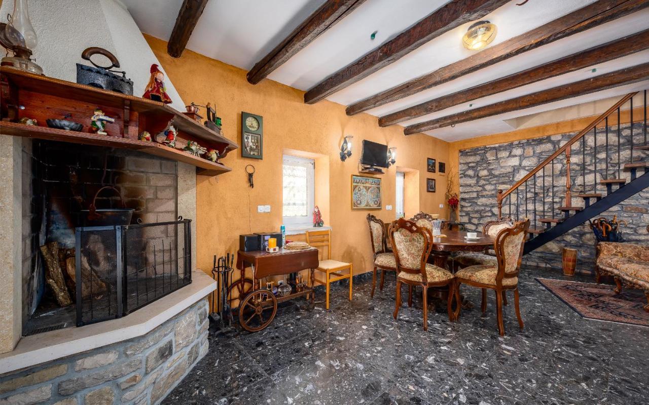 Holiday Home Mia&Emi Sovinjak Екстер'єр фото