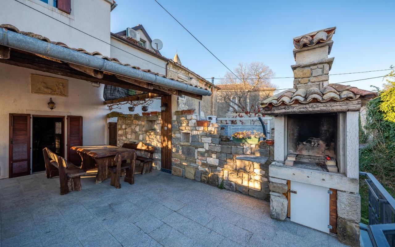 Holiday Home Mia&Emi Sovinjak Екстер'єр фото